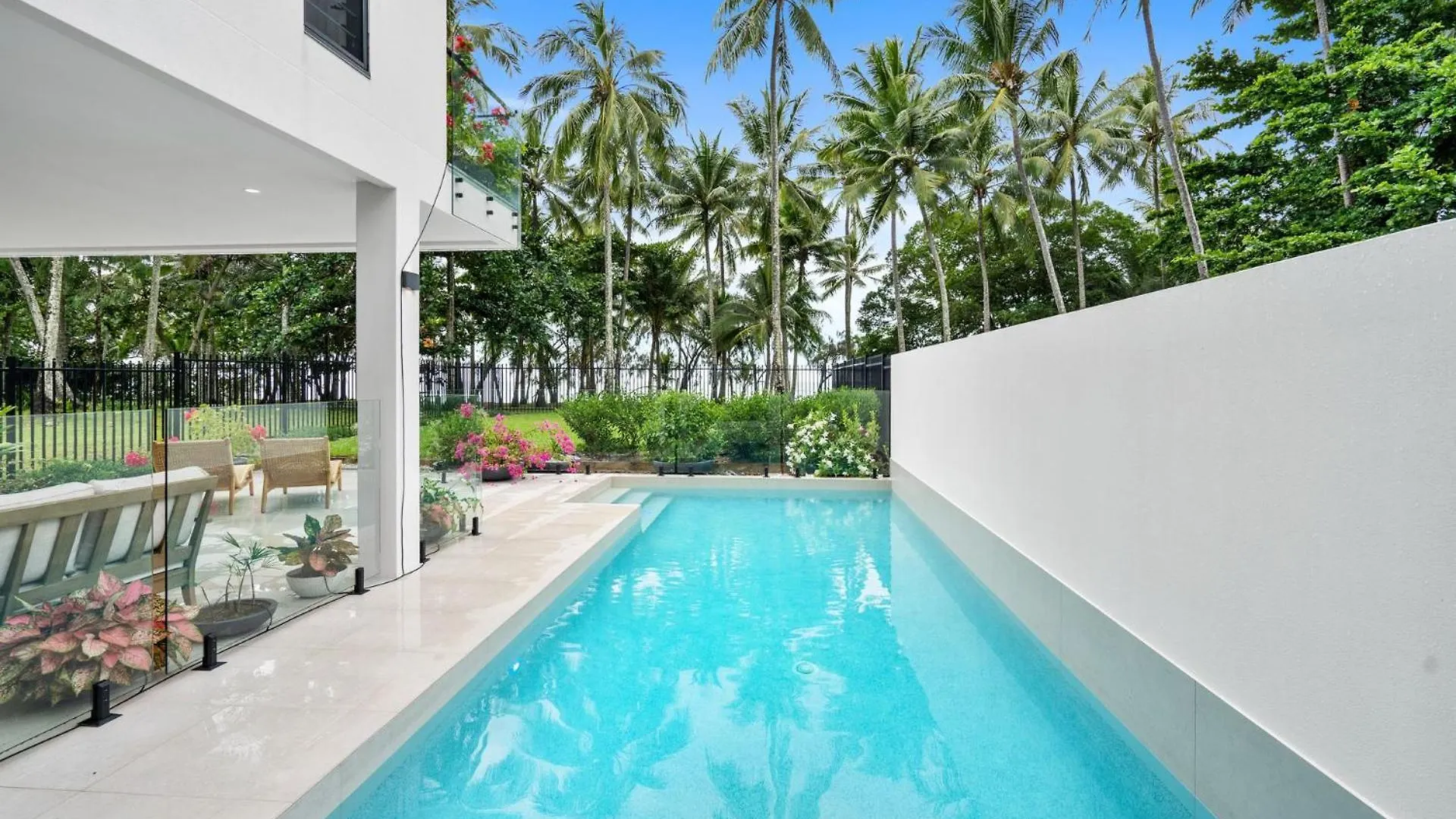 Belle Escapes Beach Manor Palm Cove 0*,