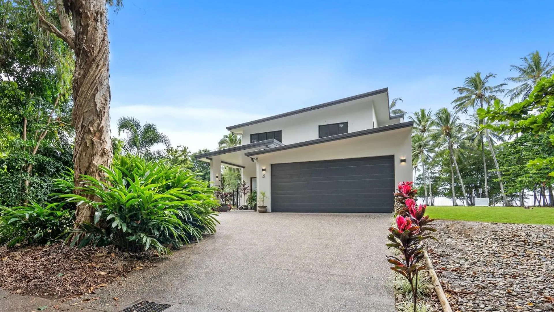 Belle Escapes Beach Manor Palm Cove
