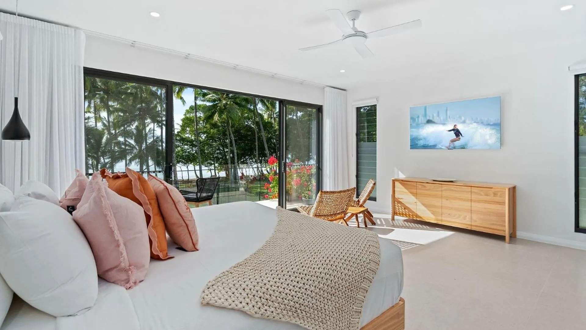 Belle Escapes Beach Manor Palm Cove Ferienhaus