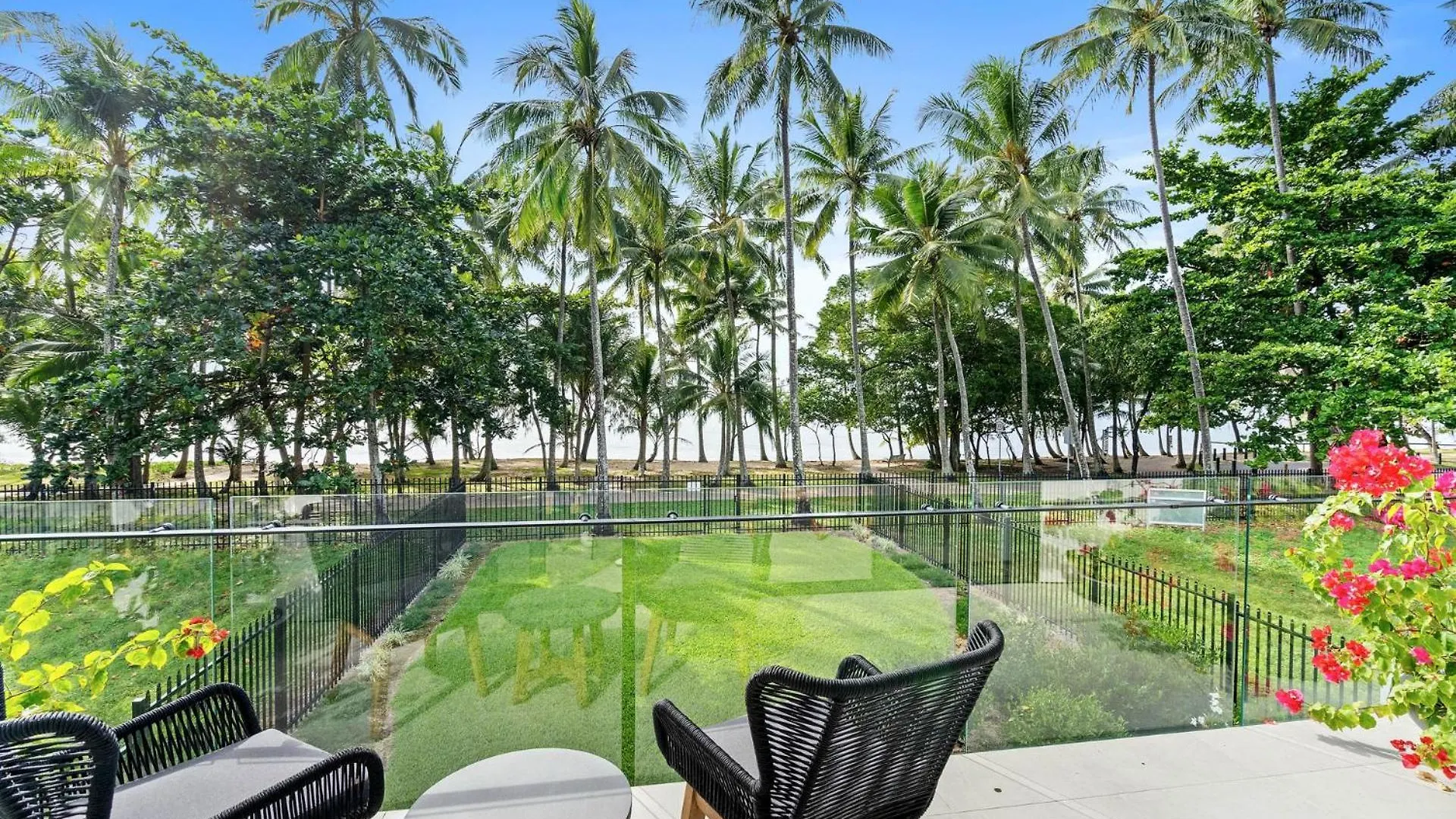 Ferienhaus Belle Escapes Beach Manor Palm Cove Australien